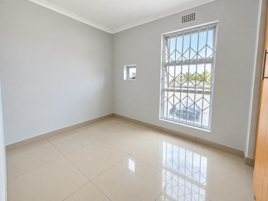 2 Bedroom Property for Sale in Parklands Western Cape